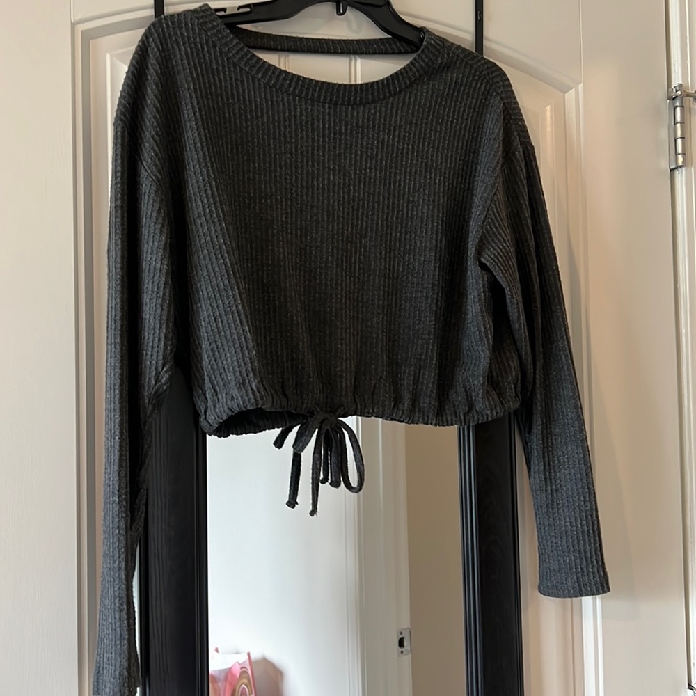 Long sleeve, drawstring crop shirt